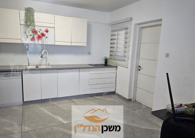 האיילון 13