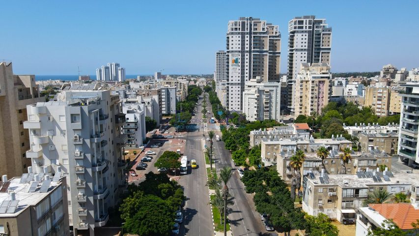 שדרות חיים וייצמן 65