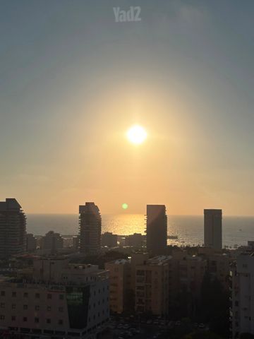 שדרות ירושלים 14