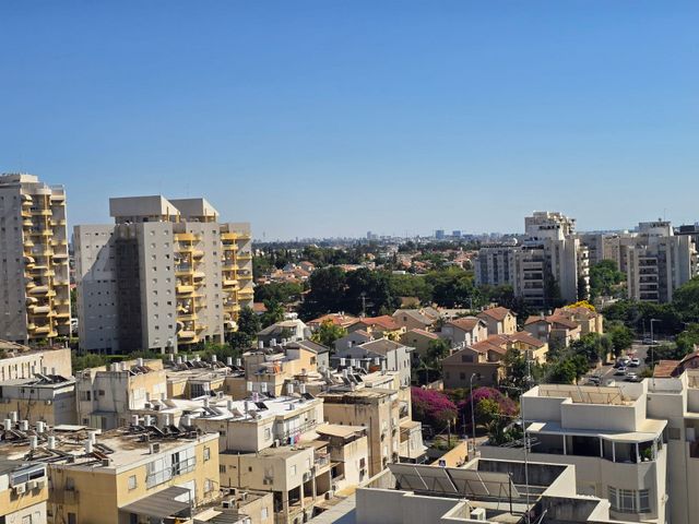 האחד עשר 