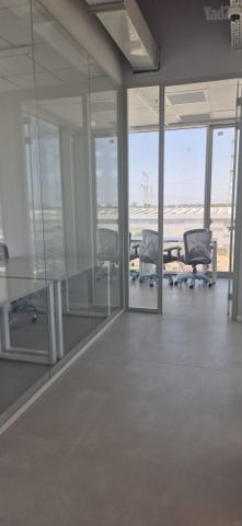 משרדים, קיסריה