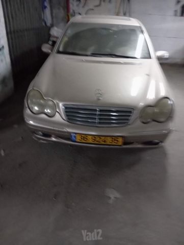 C-class Luxury C 240 אוט׳ 2.6 (170 כ״ס)