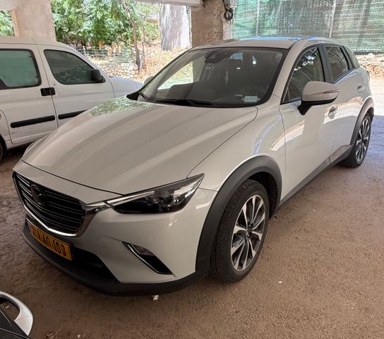 מודעת רכב מאזדה CX-3