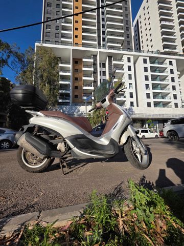 מודעת רכב פיאג'ו בוורלי 350