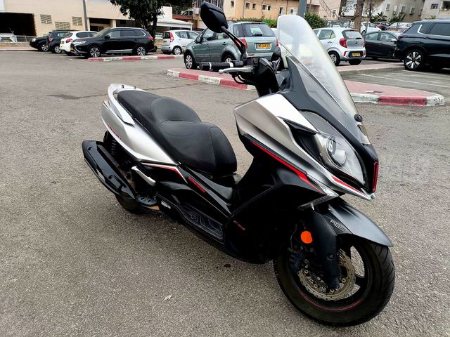 מודעת רכב קימקו דאון-טאון 350