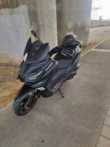 מודעת רכב סאן יאנג ג'וי-מקס Z-250