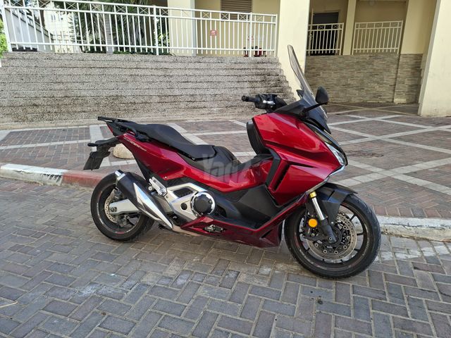 מודעת רכב הונדה FORZA750