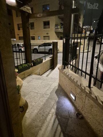 אביטל 10