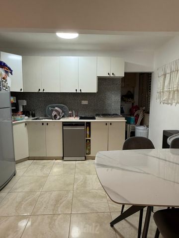 הנרייטה סולד 48