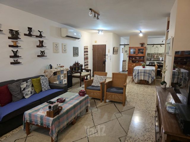 גיסין 3
