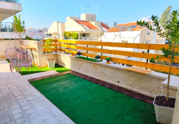 הכרמל 62