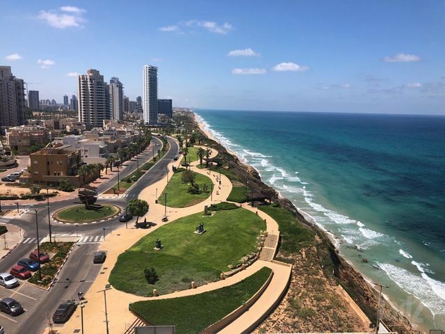 שדרות עובד בן עמי 10