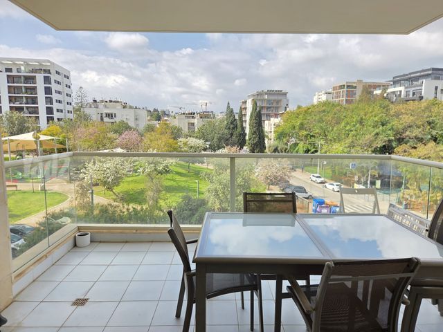 אלון