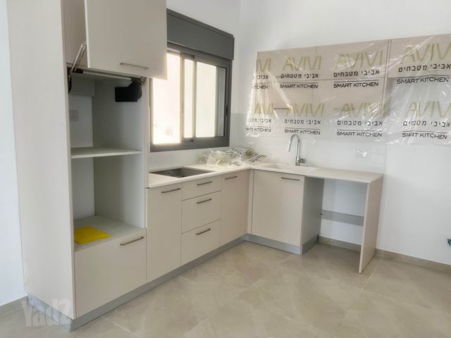 אהוד מנור 