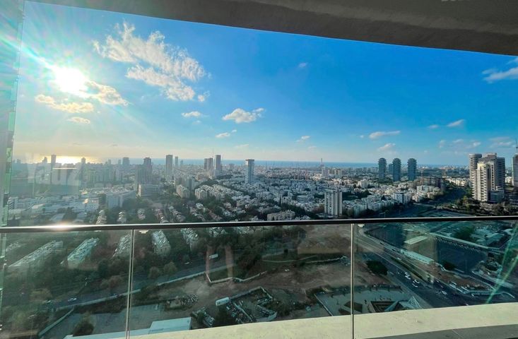 דרך מנחם בגין 158