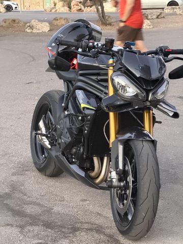 מודעת רכב טריומף Speed Triple RS
