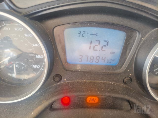 מודעת רכב פיאג'ו MP3 300