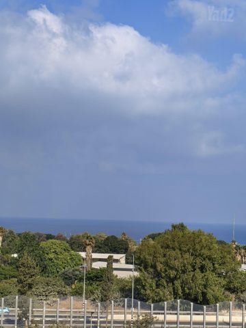 שדרות יצחק שמיר 17