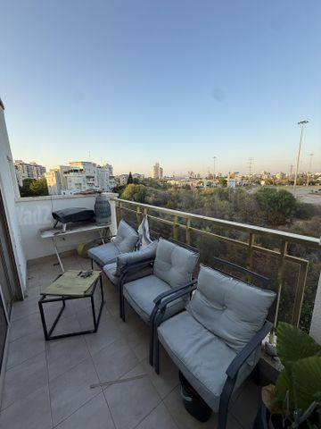 דן 11