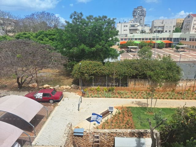הבנים 