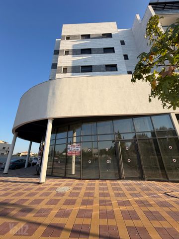 חנויות/ שטח מסחרי, בר לב, מזכרת בתיה