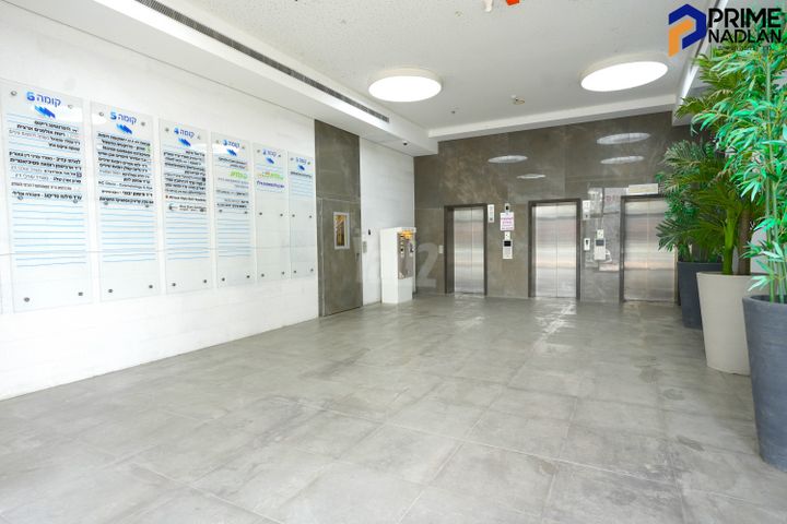 בניין משרדים, מרכז העיר, חדרה