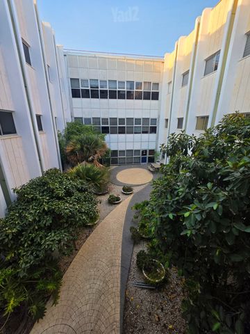 חנויות/ שטח מסחרי, מב"ת מערב, אזור תעשייה חדש, ראשון לציון