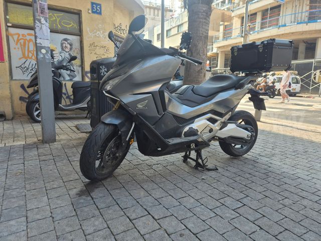 מודעת רכב הונדה FORZA750