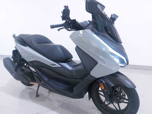 מודעת רכב הונדה FORZA125
