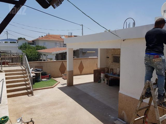 חייא ובניו 14