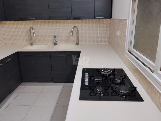 מקובר 7
