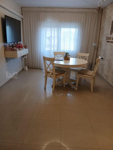 המרגלית 306