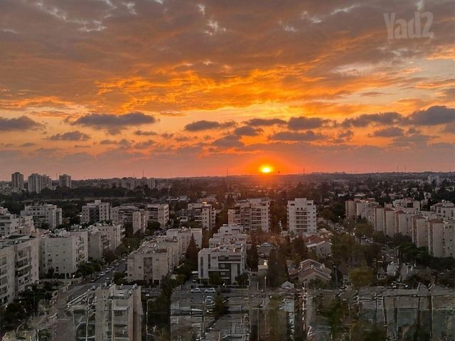 חרמון 16