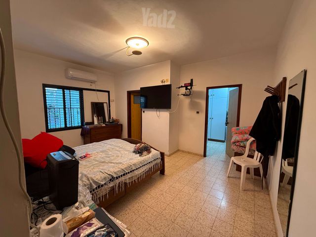 השומר 24