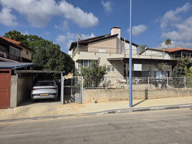 סנונית 23