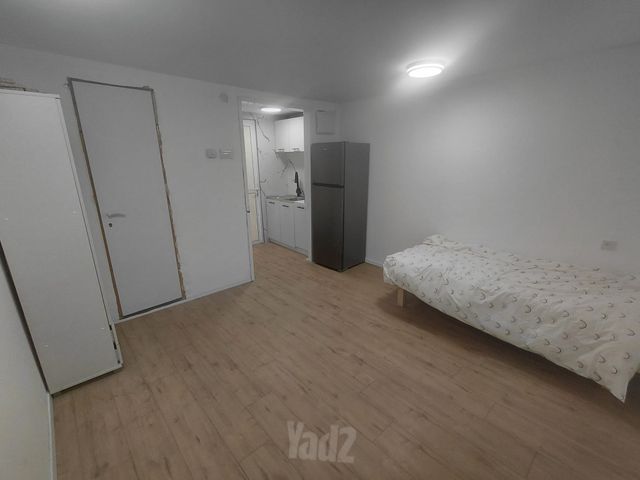 קיבוץ גלויות 21