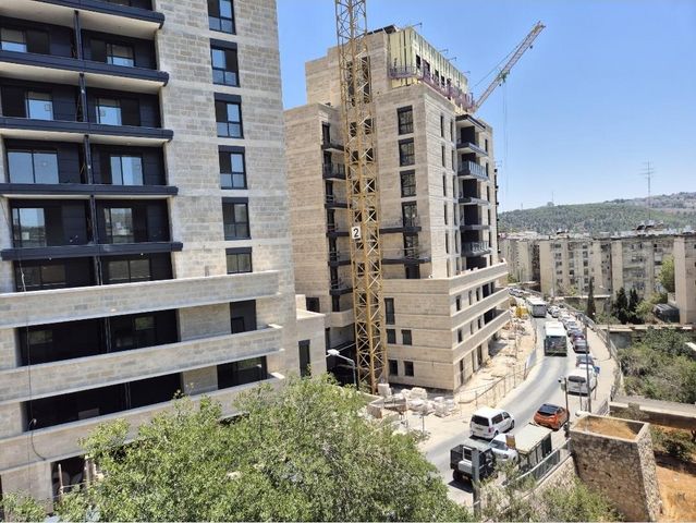 אברהם שטרן 49