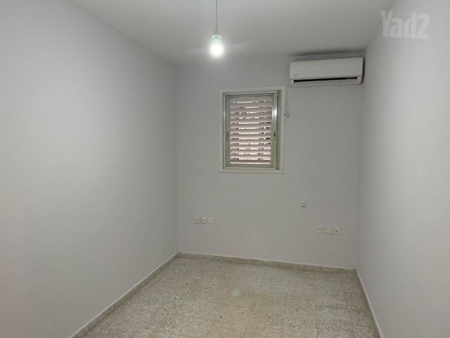 אברהם שלונסקי 24
