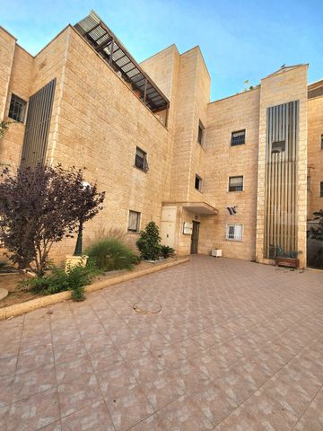 משה פריבס 24