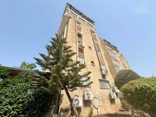 משה שרת 