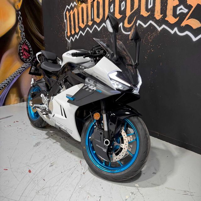 מודעת רכב CF MOTO 675SR-R