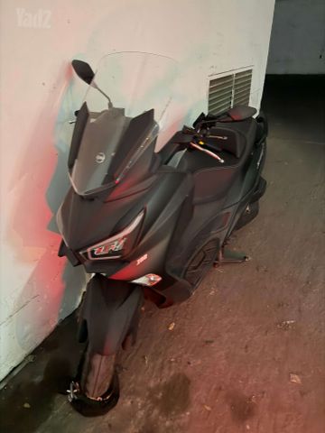 מודעת רכב סאן יאנג ג'וי-מקס Z-300