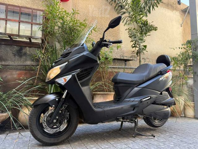 מודעת רכב סאן יאנג ג'וי רייד 200