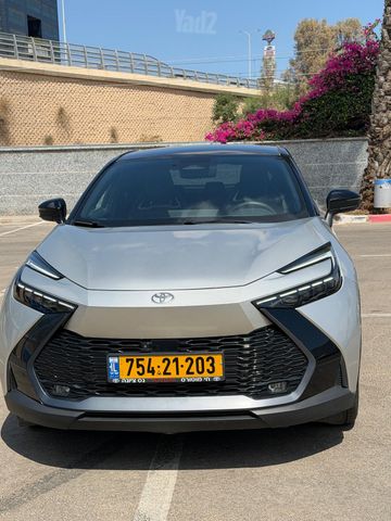 C-HR Lounge היברידי אוט׳ 1.8 (140 כ״ס)