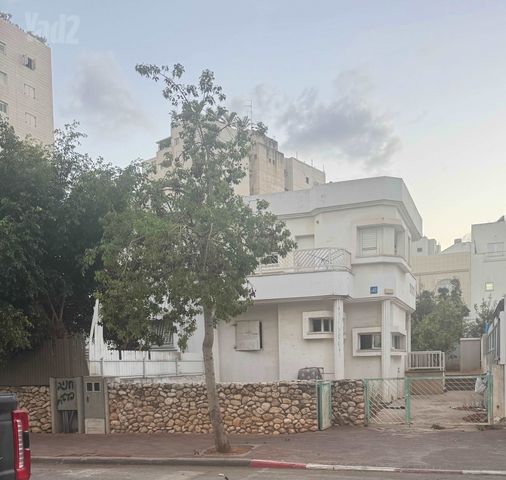 שדרות ששת הימים 43