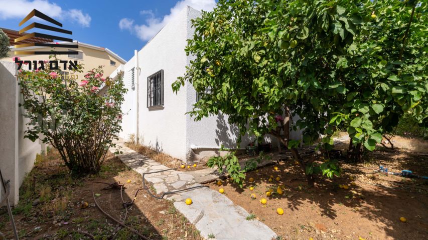 Givatayim, Israel 6