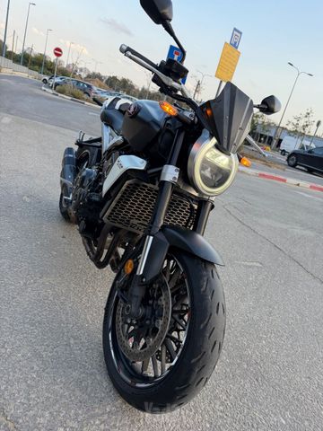 מודעת רכב הונדה CB1000R