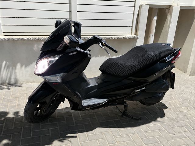 מודעת רכב סאן יאנג ג'וי-מקס 125