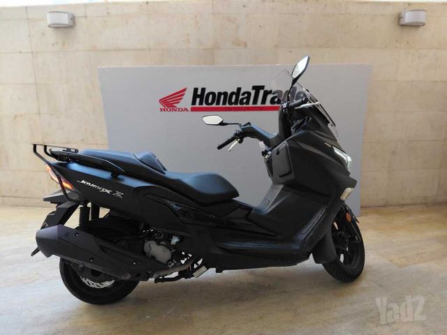 מודעת רכב סאן יאנג ג'וי-מקס Z-300