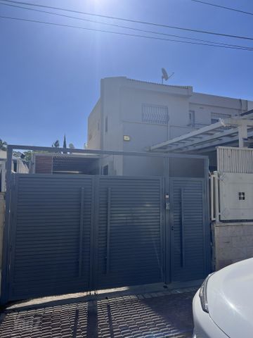 כלנית 22